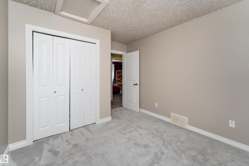 16613 58A Street Nw, Edmonton, AB 