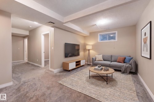 16613 58A Street Nw, Edmonton, AB 