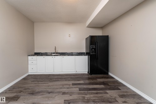 16613 58A Street Nw, Edmonton, AB 