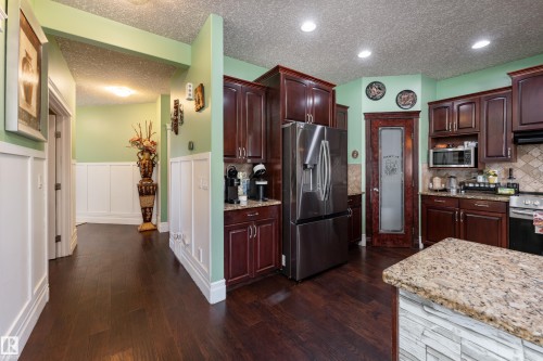 16613 58A Street Nw, Edmonton, AB 