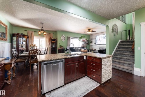 16613 58A Street Nw, Edmonton, AB 