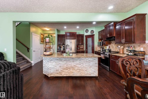16613 58A Street Nw, Edmonton, AB 