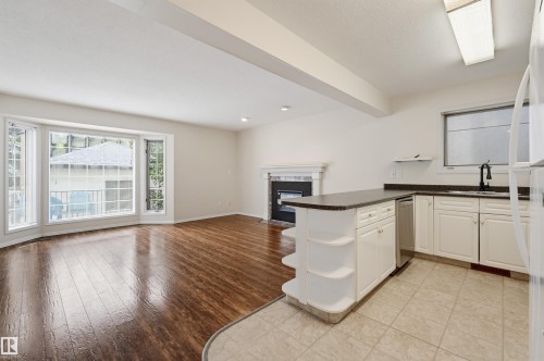 11107 University Avenue Nw, Edmonton, AB 