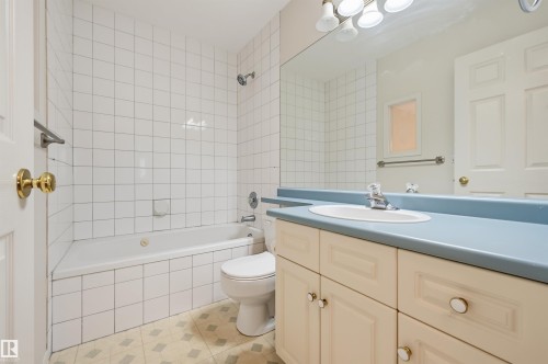 11107 University Avenue Nw, Edmonton, AB 