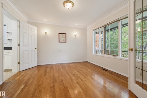 11107 University Avenue Nw, Edmonton, AB 