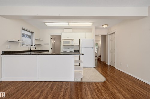 11107 University Avenue Nw, Edmonton, AB 