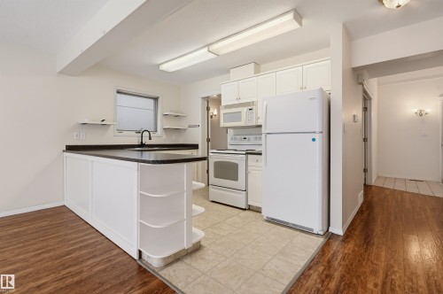 11107 University Avenue Nw, Edmonton, AB 