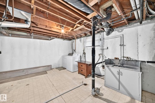 7307 76 Street Nw, Edmonton, AB 