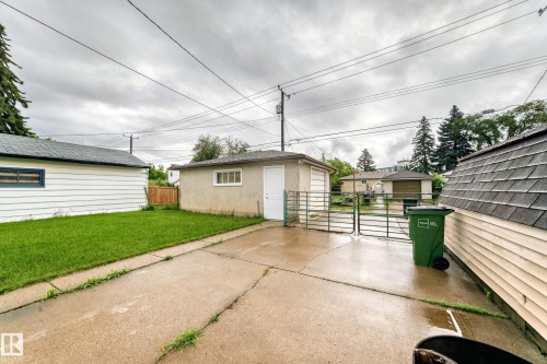 7307 76 Street Nw, Edmonton, AB 