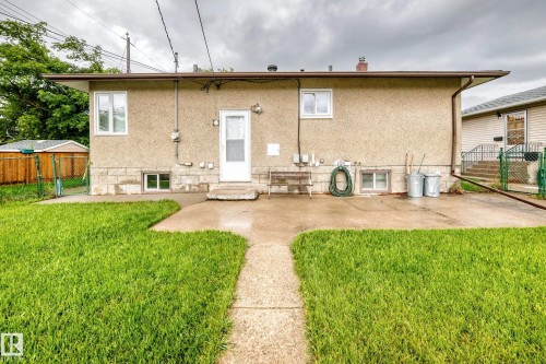 7307 76 Street Nw, Edmonton, AB 