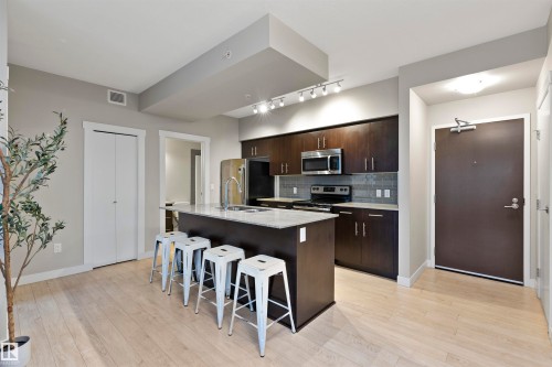 #905 10226 104 St Nw, Edmonton, AB 