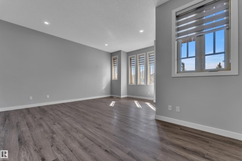 642 Adams Way Sw, Edmonton, AB 