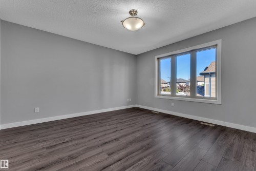 642 Adams Way Sw, Edmonton, AB 