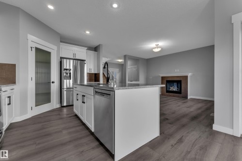 642 Adams Way Sw, Edmonton, AB 
