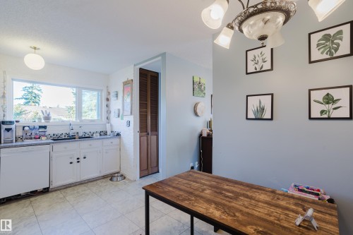 15256 122 Street Nw, Edmonton, AB 