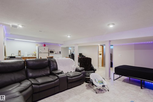 15256 122 Street Nw, Edmonton, AB 