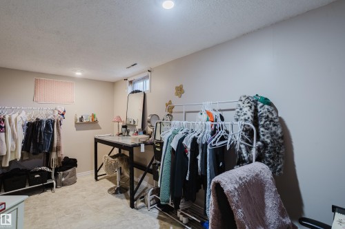 15256 122 Street Nw, Edmonton, AB 