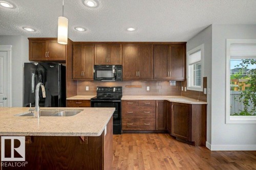 5214 Admiral Walter Hose Street Nw, Edmonton, AB 