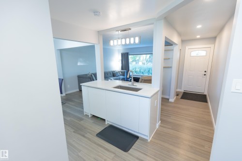 12380 132 Street Nw, Edmonton, AB 