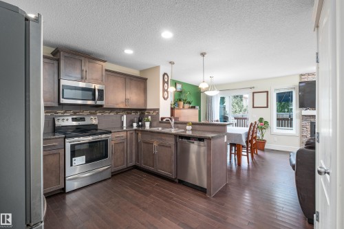 612 175A Street Sw, Edmonton, AB 