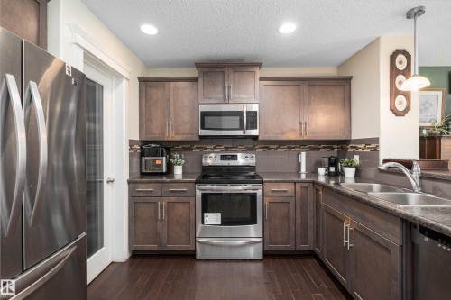 612 175A Street Sw, Edmonton, AB 