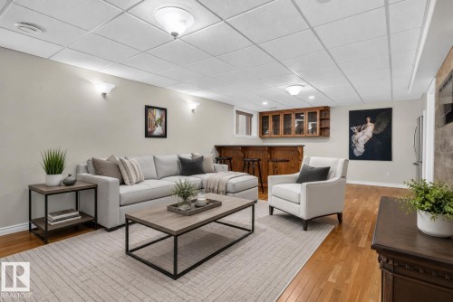 4914 152A Avenue Nw, Edmonton, AB - Indoor