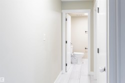 Image quality insufficient for description - 