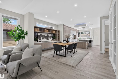 9741 90 Avenue Nw, Edmonton, AB - Indoor