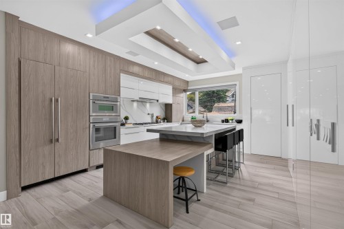 9741 90 Avenue Nw, Edmonton, AB - Indoor