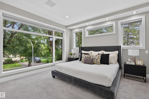 9741 90 Avenue Nw, Edmonton, AB - Indoor Photo Showing Bedroom