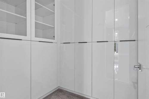 9741 90 Avenue Nw, Edmonton, AB - Indoor Photo Showing Other Room