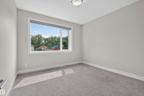 9741 90 Avenue Nw, Edmonton, AB - Indoor Photo Showing Other Room