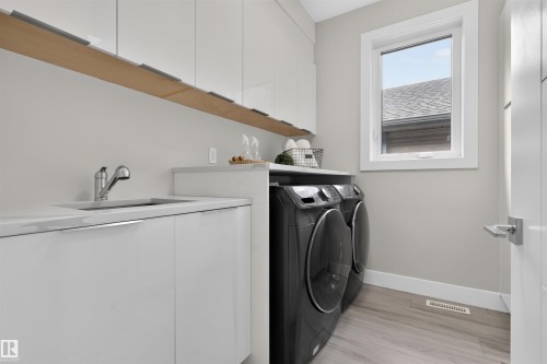 9741 90 Avenue Nw, Edmonton, AB - Indoor Photo Showing Laundry Room