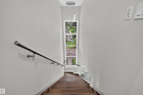 9741 90 Avenue Nw, Edmonton, AB - Indoor Photo Showing Other Room