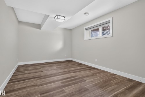 9741 90 Avenue Nw, Edmonton, AB - Indoor Photo Showing Other Room