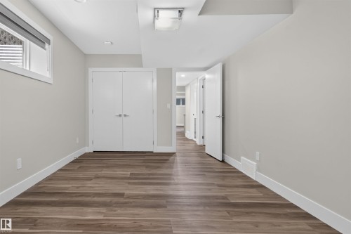 9741 90 Avenue Nw, Edmonton, AB - Indoor Photo Showing Other Room