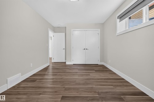 9741 90 Avenue Nw, Edmonton, AB - Indoor Photo Showing Other Room