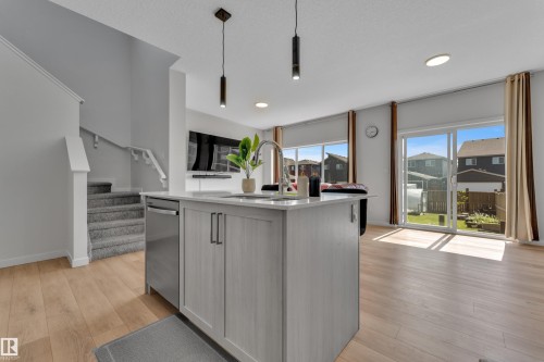 4855 Hawthorn Bend Sw, Edmonton, AB 