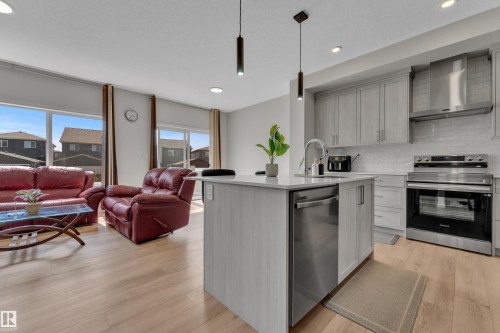 4855 Hawthorn Bend Sw, Edmonton, AB 