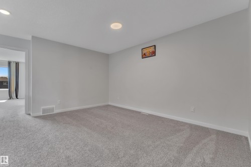 4855 Hawthorn Bend Sw, Edmonton, AB 