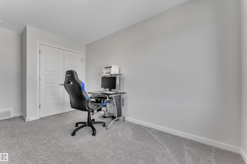 4855 Hawthorn Bend Sw, Edmonton, AB 