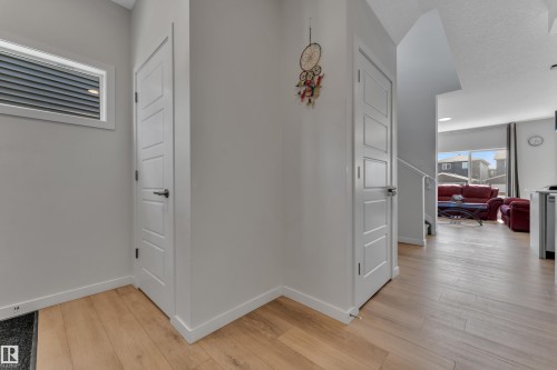 4855 Hawthorn Bend Sw, Edmonton, AB 