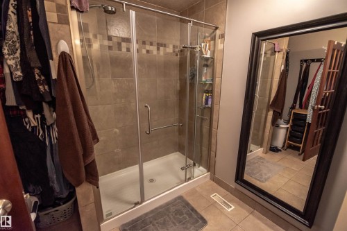 24 Glenwood Crescent, Stony Plain, AB - Indoor Photo Showing Bathroom