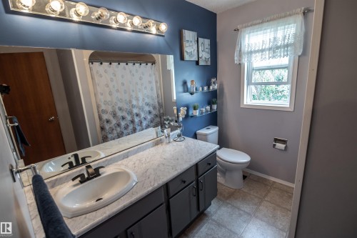 24 Glenwood Crescent, Stony Plain, AB - Indoor Photo Showing Bathroom
