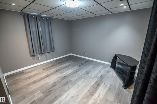 24 Glenwood Crescent, Stony Plain, AB - Indoor Photo Showing Other Room
