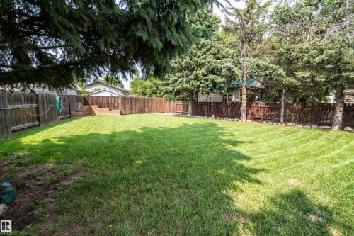 24 Glenwood Crescent, Stony Plain, AB - Outdoor With Backyard
