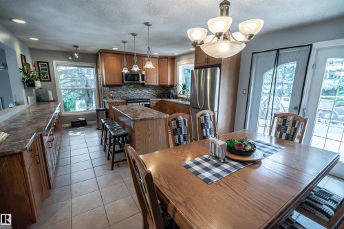 24 Glenwood Crescent, Stony Plain, AB - Indoor Photo Showing Dining Room