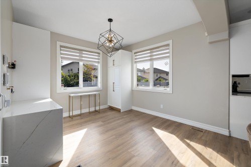 17815 111 Street Nw, Edmonton, AB 