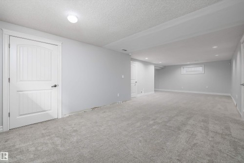 17815 111 Street Nw, Edmonton, AB 