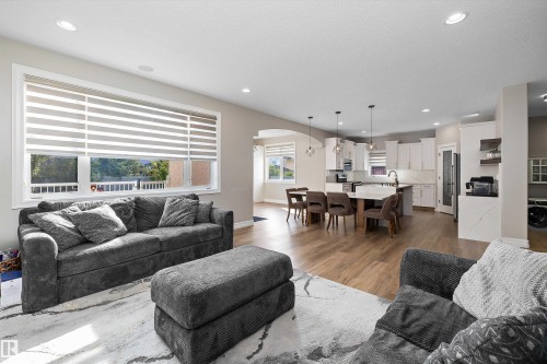 17815 111 Street Nw, Edmonton, AB 